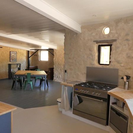 Belle Longere Au Calme - L'Auguste Maison D'Hotes Valensole Dış mekan fotoğraf